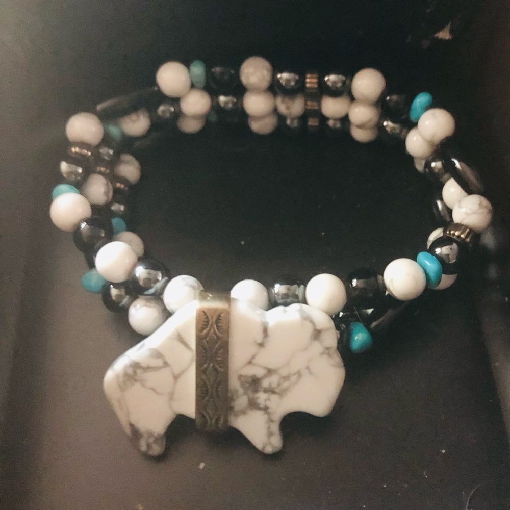 Southwest Turquoise Buffalo on Beaded Stretch Bracelet